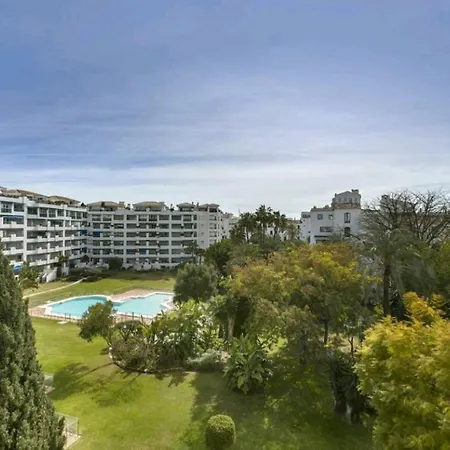 Apartment With Pools & Gardens In The Center Of Banus Marbella