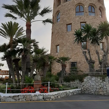 Apartment With Pools & Gardens In The Center Of Banus