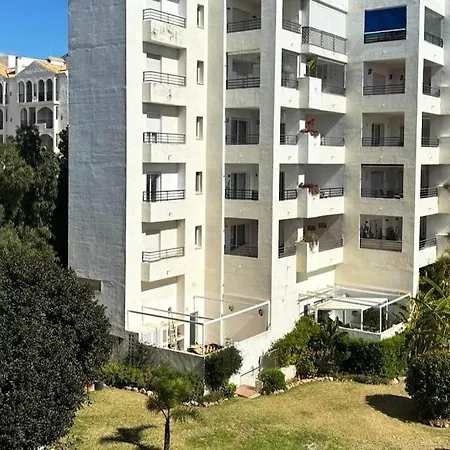With Pools & Gardens In The Center Of Banus Apartment